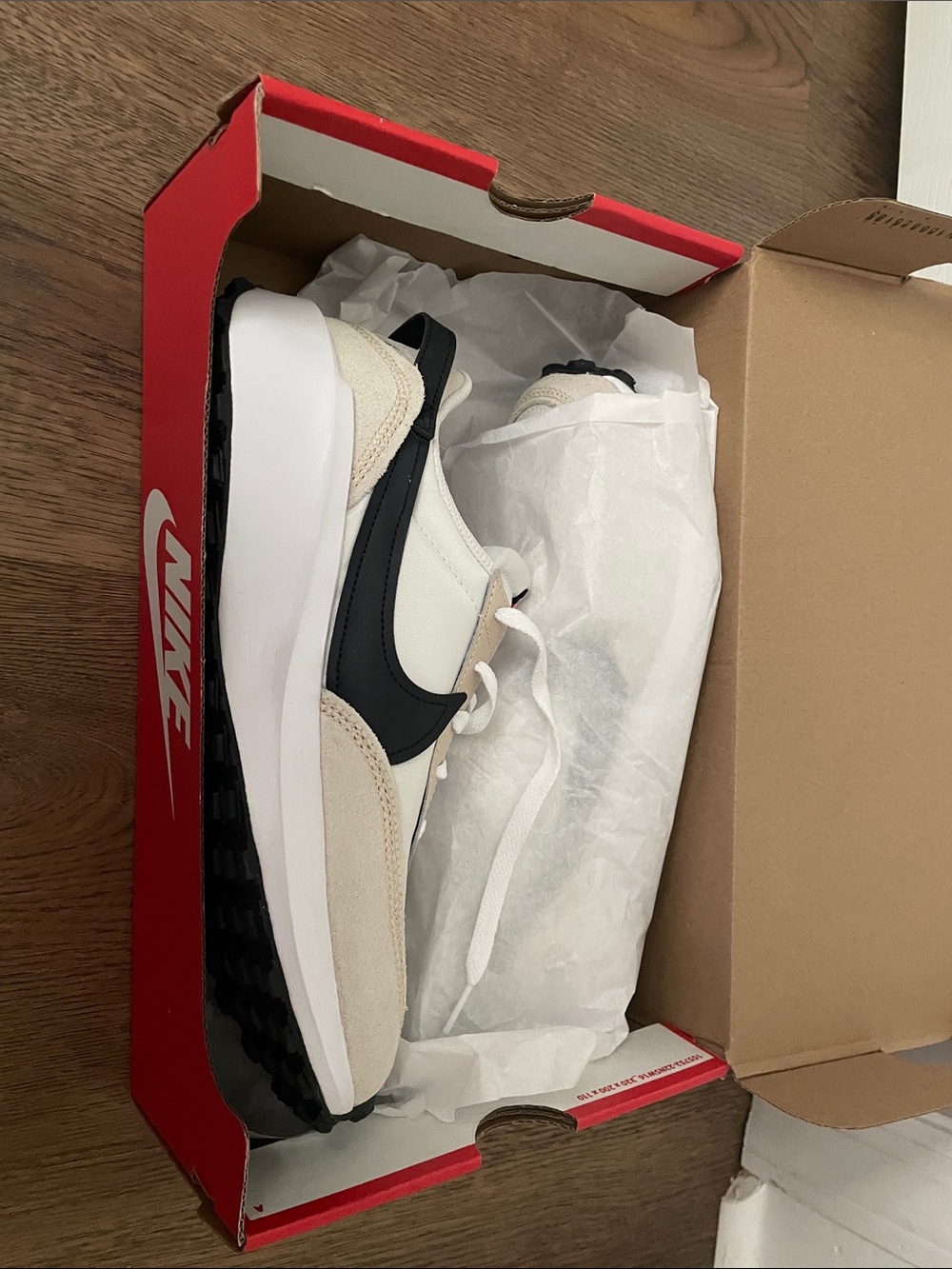 NIB Nike women’s waffle debut. Size 9.5. Sanddrift/black-phantom white colorway - Picture 5 of 13